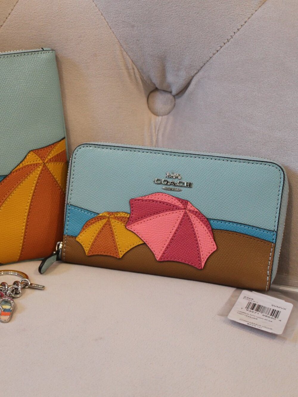 Coach Umbrella Motif Zip Around Medium Wallet New with tags - Picture 3 of 15